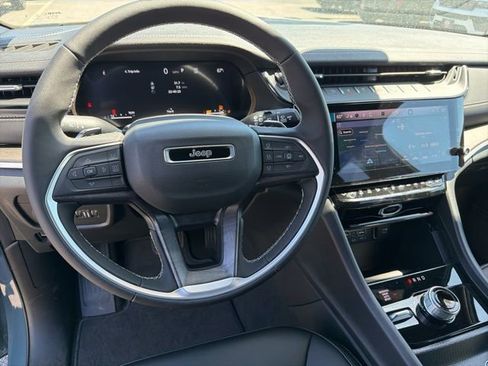 New 2026 Jeep Grand Cherokee Limited w/ Limited Altitude Package AWD/4WD image 16