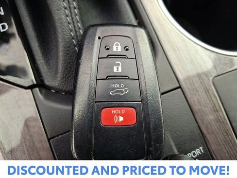 Used 2023 Toyota Highlander Limited image 18