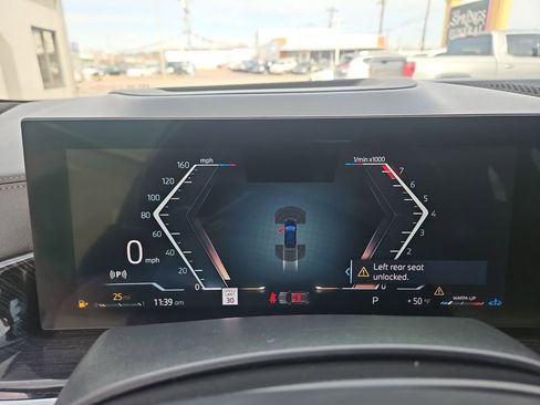 Used 2023 BMW X7 xDrive40i w/ Executive Package image 17