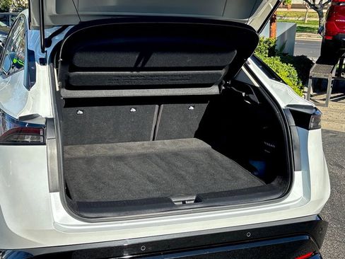 Used 2024 Nissan Ariya AWD image 27