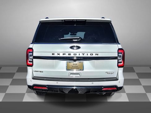Used 2023 Ford Expedition Limited image 5