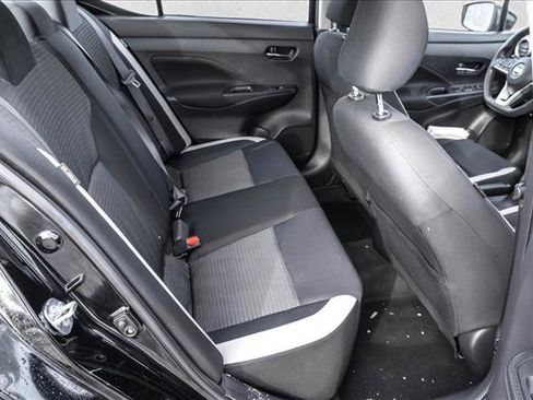 Used 2022 Nissan Versa SV image 22