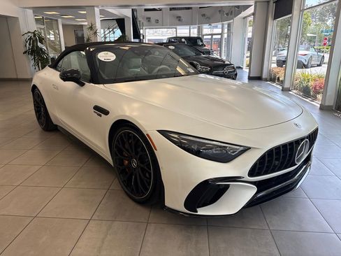 Certified 2022 Mercedes-Benz SL 63 AMG 4MATIC image 4