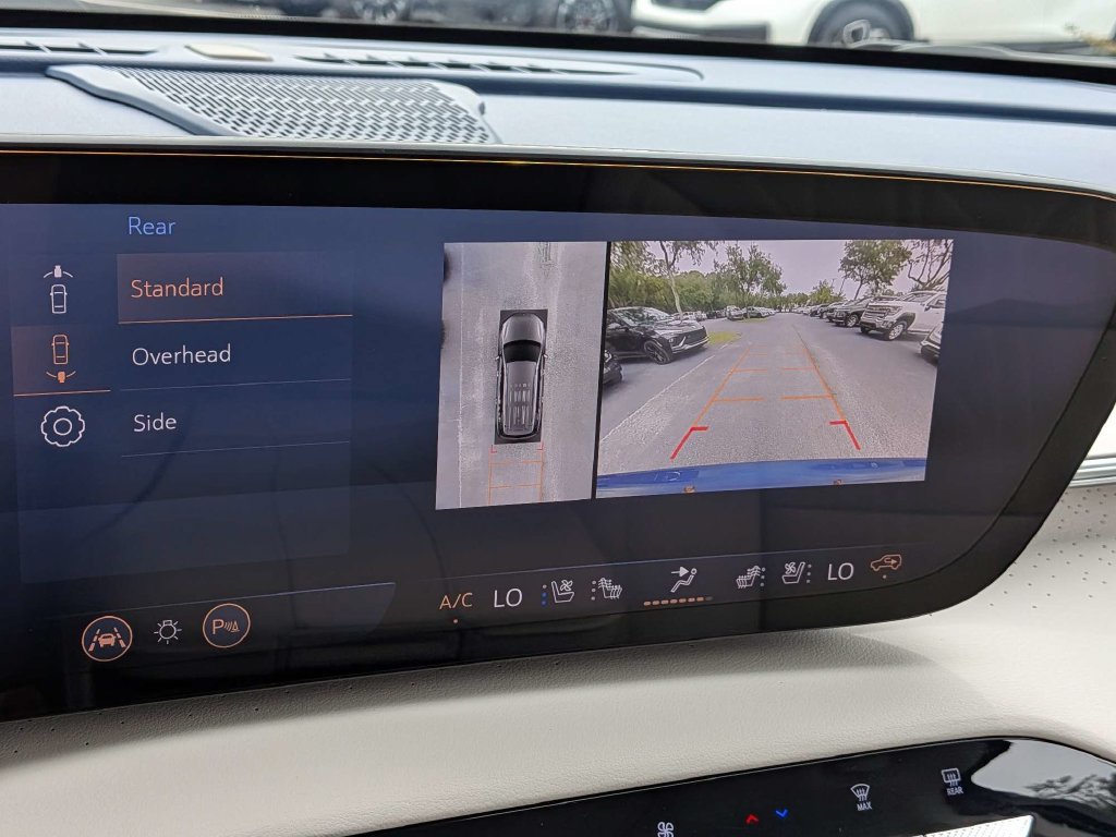 Used 2025 Buick Enclave Avenir AWD/4WD image 22