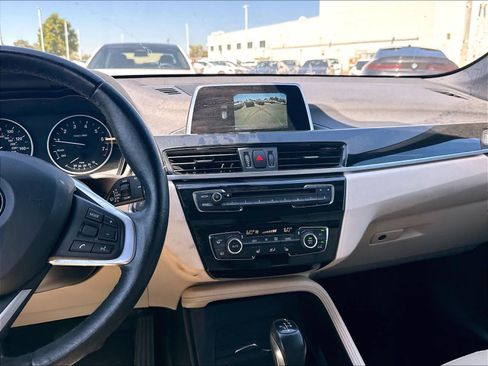 Used 2018 BMW X1 xDrive28i AWD/4WD image 12