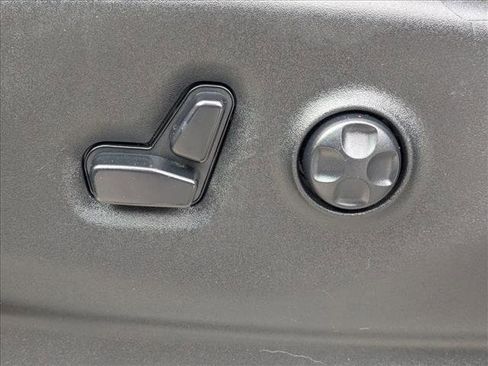 Used 2020 Chrysler Voyager LX w/ Cold Weather Group image 9