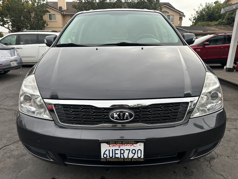 Used 2012 Kia Sedona LX FWD image 2