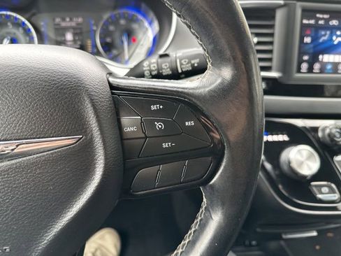 Used 2019 Chrysler Pacifica Touring Plus w/ S Appearance Package image 23