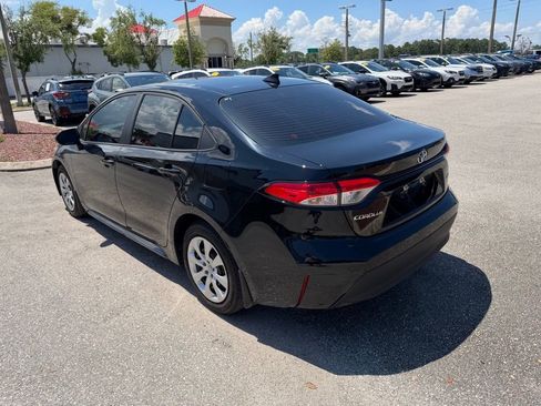 Used 2025 Toyota Corolla LE FWD image 7