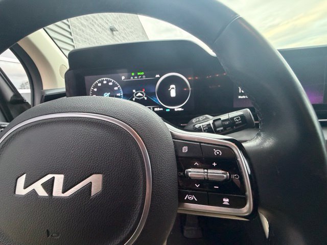 Used 2024 Kia Carnival SX FWD image 34
