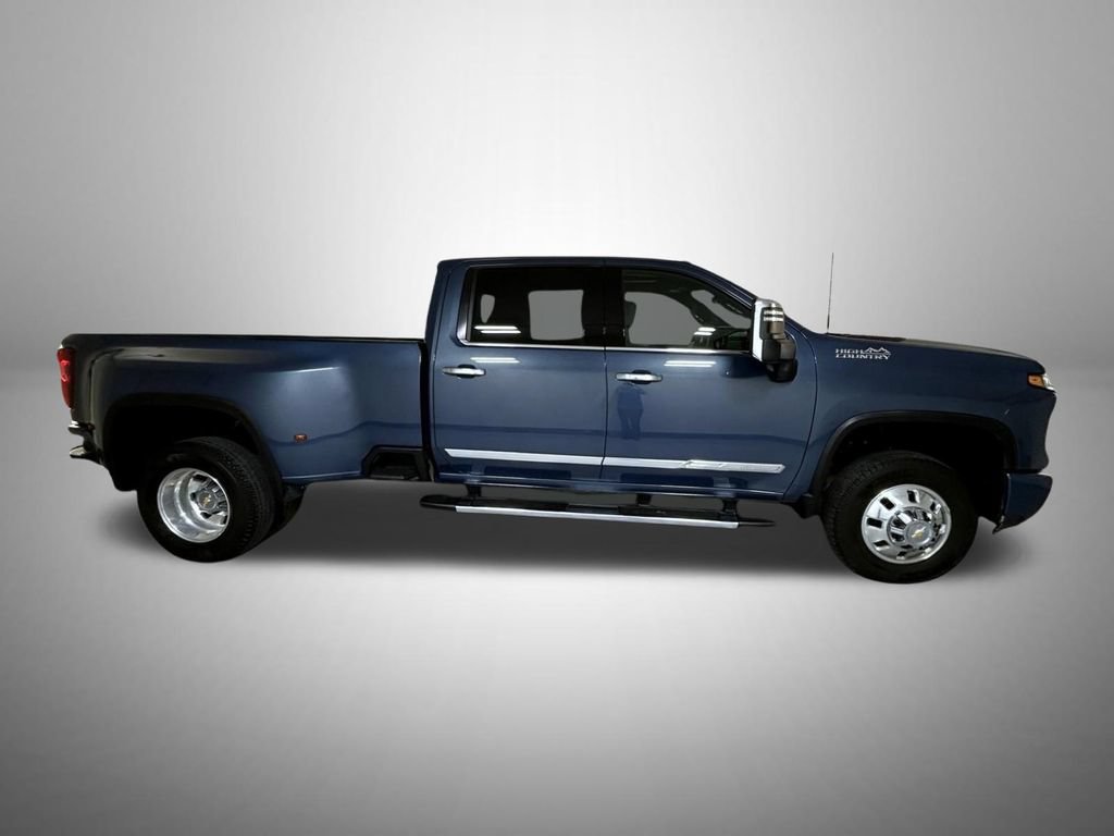 Certified 2026 Chevrolet Silverado 3500 High Country w/ Technology Package AWD/4WD image 5