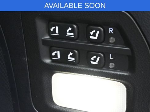 Used 2016 Lexus LX 570 4WD w/ Luxury Package image 39