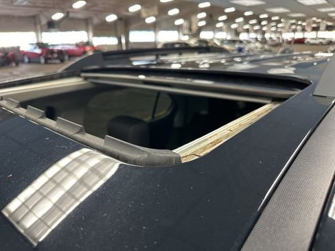 Used 2016 Chevrolet Equinox LT w/ Convenience Package image 11