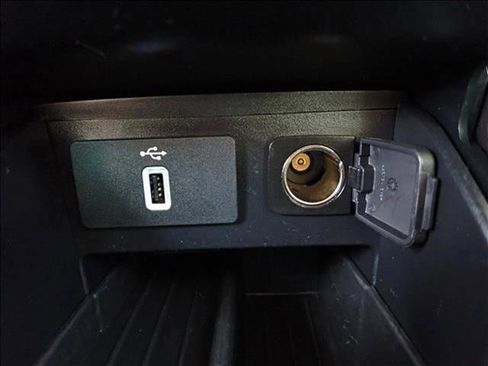 Used 2019 Ford Explorer Platinum image 21