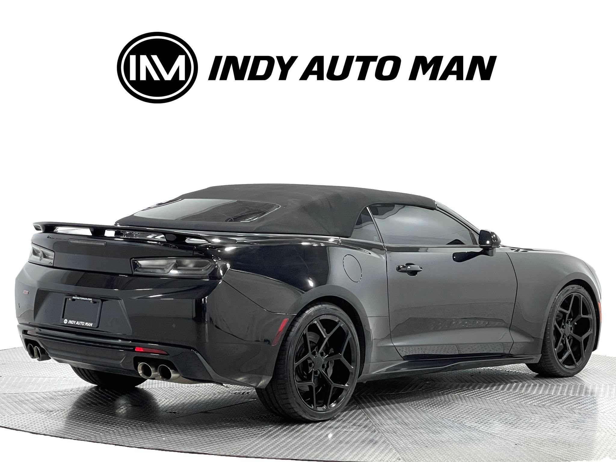 Used 2018 Chevrolet Camaro SS RWD image 4