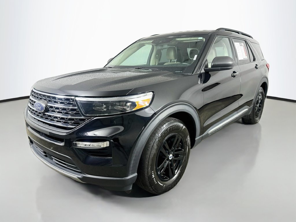 Used 2023 Ford Explorer XLT w/ Equipment Group 202A RWD image 3