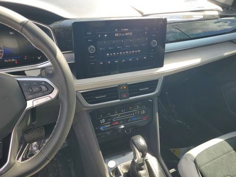 New 2026 Volkswagen Taos SE FWD image 22
