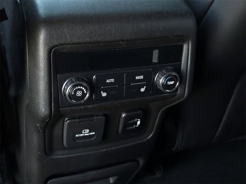 Used 2017 GMC Acadia SLT image 17