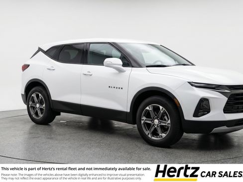 Used 2025 Chevrolet Blazer LT FWD image 1
