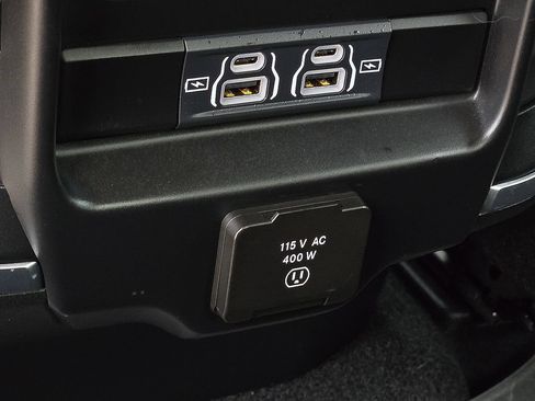Used 2025 RAM 1500 Big Horn AWD/4WD image 9