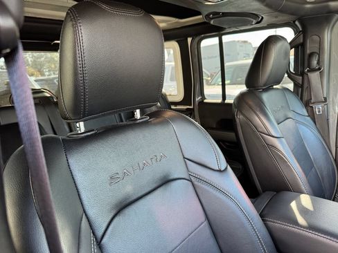 Used 2023 Jeep Wrangler Unlimited Sahara w/ Cold Weather Group AWD/4WD image 3