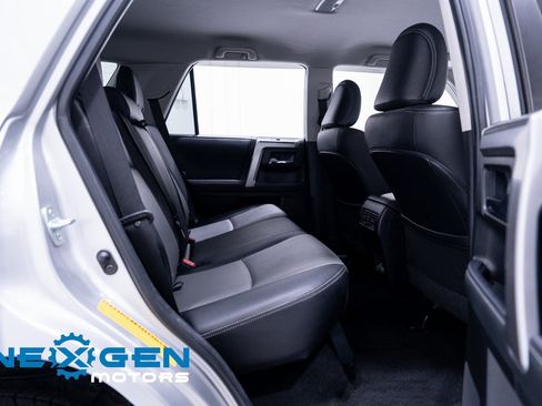 Used 2021 Toyota 4Runner SR5 Premium image 42