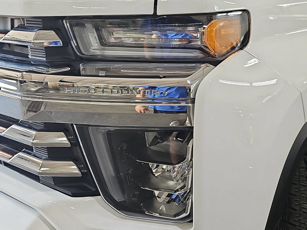 Used 2020 Chevrolet Silverado 2500 High Country w/ Z71 Off-Road Package AWD/4WD image 36