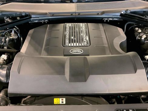Certified 2025 Land Rover Defender 110 V8 AWD/4WD image 29