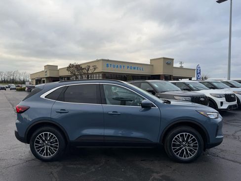 New 2026 Ford Escape SE image 18