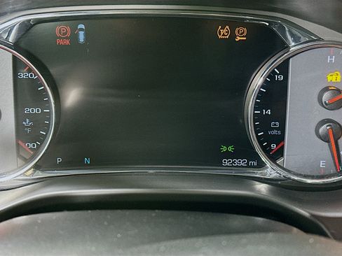 Used 2019 GMC Acadia Denali w/ Technology Package FWD image 18