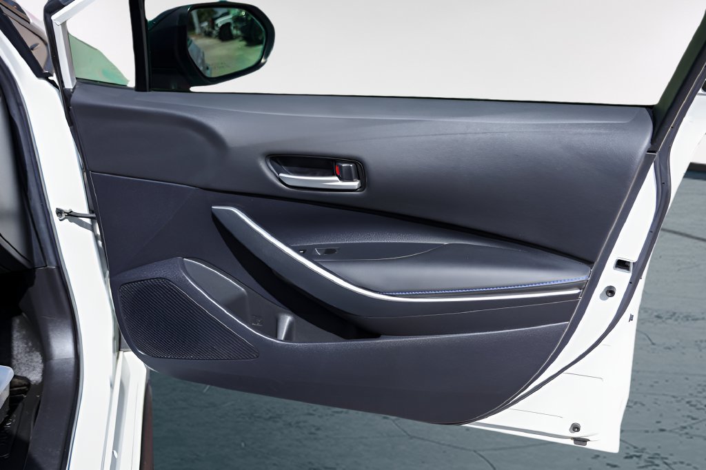 Used 2021 Toyota Corolla SE FWD image 29