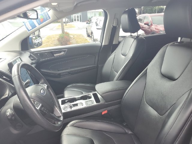 Used 2022 Ford Edge Titanium w/ Equipment Group 301A AWD/4WD image 18
