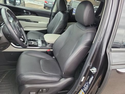 Used 2024 Kia Carnival SX Prestige FWD image 20