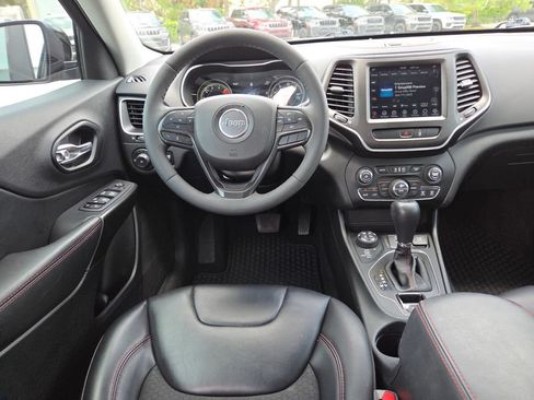 Used 2022 Jeep Cherokee Trailhawk AWD/4WD image 26