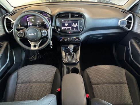 Used 2025 Kia Soul LX w/ LX Technology Package FWD image 31