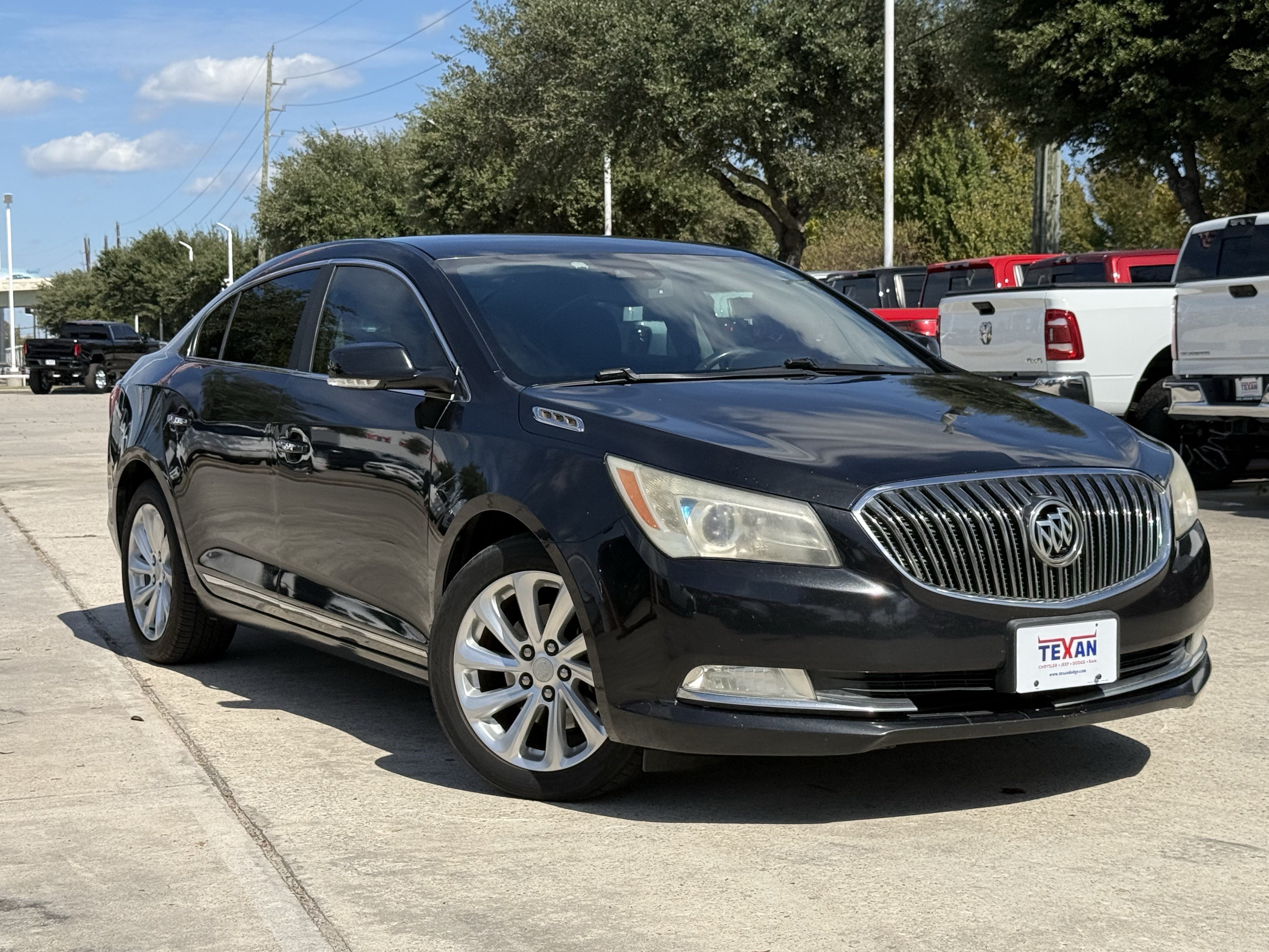 Used 2015 Buick LaCrosse Leather w/ Driver Confidence Package #1 FWD image 2