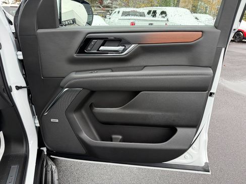 New 2026 GMC Yukon XL Denali image 25