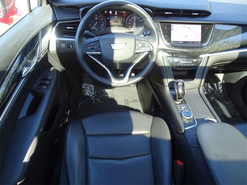 Certified 2022 Cadillac XT6 Premium Luxury w/ Technology Package image 13