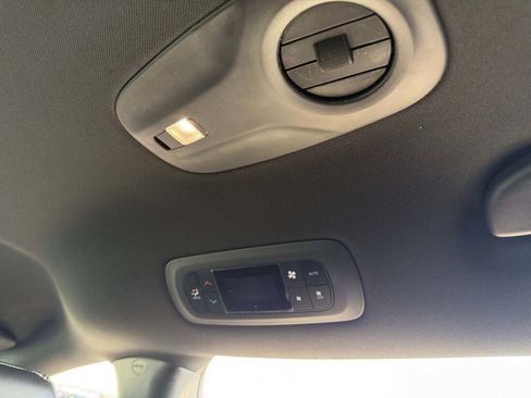 New 2026 Chrysler Pacifica Select image 23