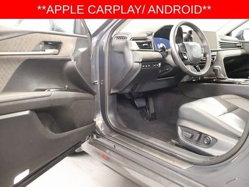 Used 2025 Toyota Camry XLE image 11