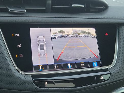 Used 2025 Cadillac XT5 Premium Luxury w/ Technology Package image 18