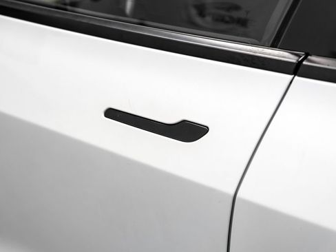 Used 2023 Tesla Model 3 Standard Range RWD image 40