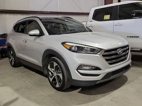Used 2016 Hyundai Tucson Limited w/ Option Group 03 image 3