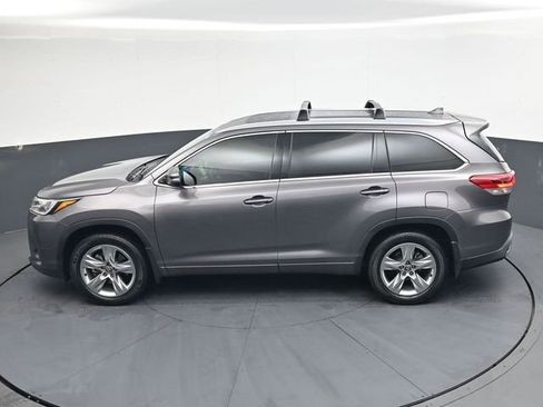 Used 2018 Toyota Highlander Limited AWD/4WD image 26