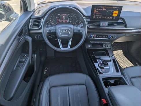 Used 2023 Audi Q5 2.0T Premium w/ Convenience Package AWD/4WD image 9