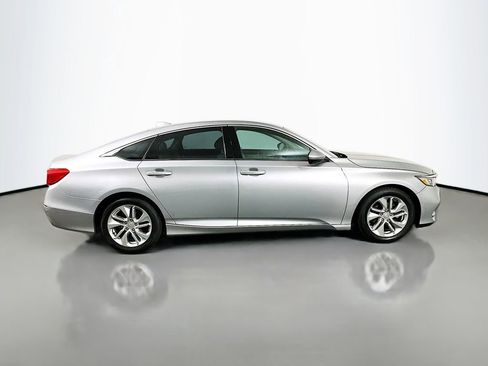 Certified 2018 Honda Accord LX image 4