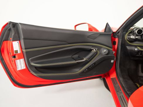 Certified 2022 Ferrari F8 Tributo image 11