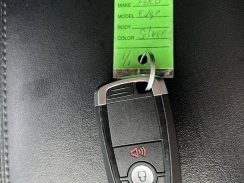 Used 2022 Ford Edge SE image 35