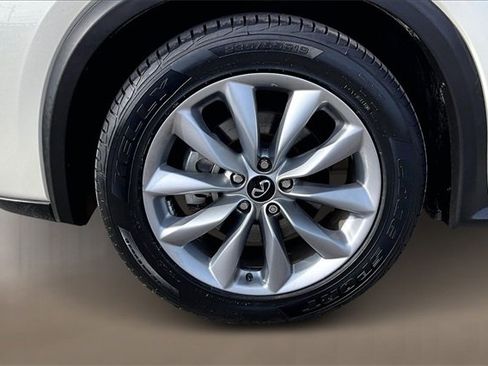 Used 2022 INFINITI QX50 Essential image 7