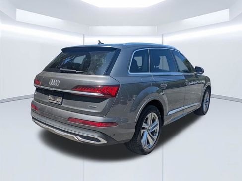 Used 2023 Audi Q7 2.0T Premium w/ Convenience Package AWD/4WD image 4